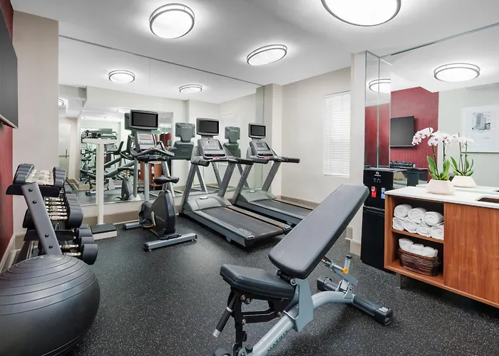 Holiday Inn Express Chicago - Magnificent Mile By Ihg